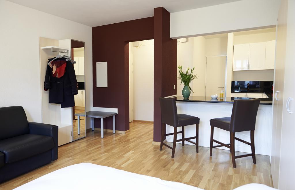 Residence Apartments By Hotel Du Commerce Basel Rum bild